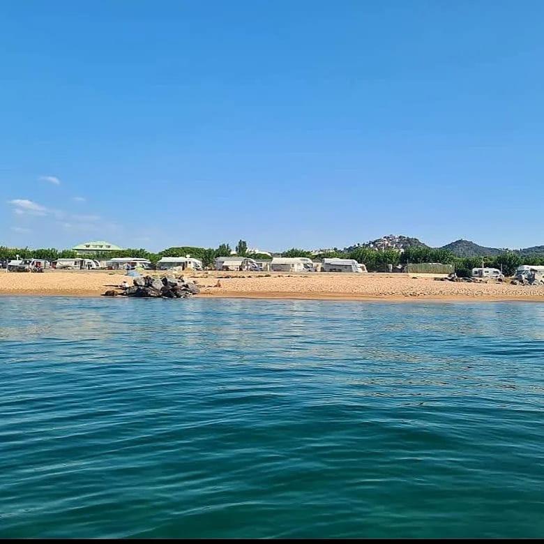 Camping El Pinar Platja Santa Susanna Exterior foto